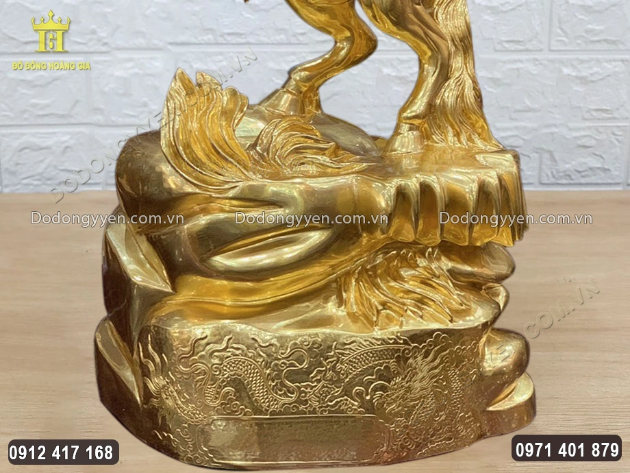 Phần ch&acirc;n đế được đ&uacute;c chắc chắn
